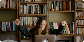 مركز رواد المستقبل الكندي شركة كندية رائدة تقدم نموذجاً يحتذى به في التدريب والتطوير والاستشارات للقوى العاملة والشركات المتخصصة في مجالات ضمان الجودة والتنمية البشرية وغيرها من المجالات ذات الصلة وفق تطبيق معايير الجودة العالية من خلال أفضل الخبراء الأكاديميين والمهنيين ورواد الصناعة والتميز في مختلف المجالات وتلبية احتياجات المجتمع لمواكبة التطورات المعاصرة، لذا فإن مهمتنا هي أن نكون الخيار الأفضل لمن يبحث عن قصص القيادة والريادة والنجاح في كندا والعالم أجمع.